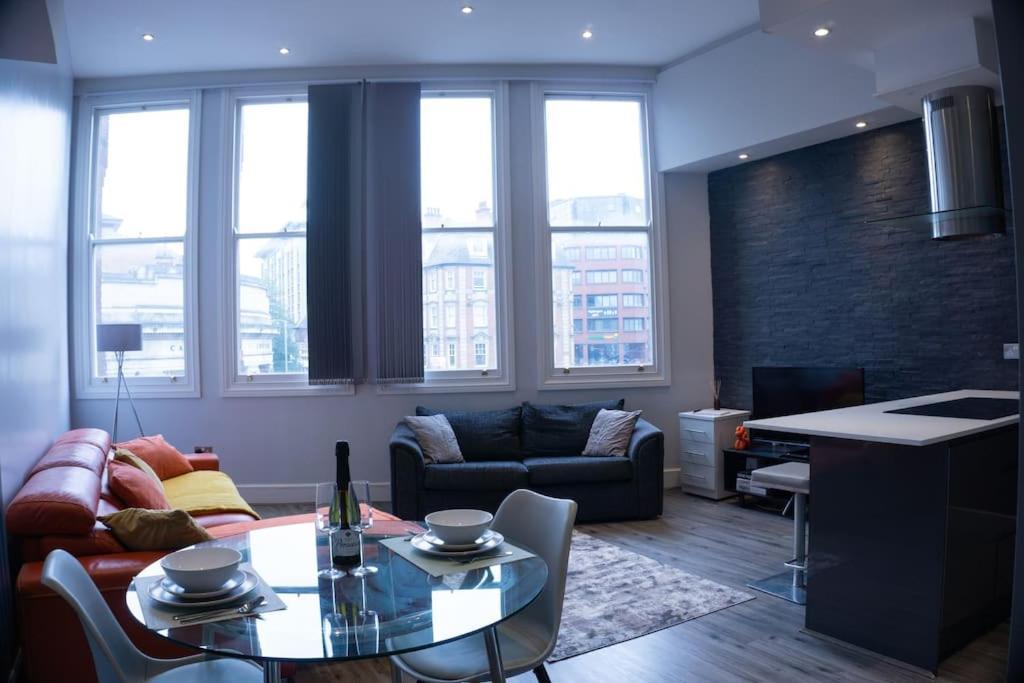 Spacious Apartment In City Centre - Free Parking نوتينغهام المظهر الخارجي الصورة