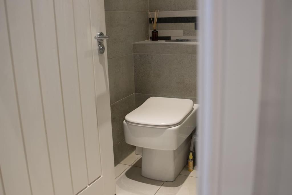 Spacious Apartment In City Centre - Free Parking نوتينغهام المظهر الخارجي الصورة