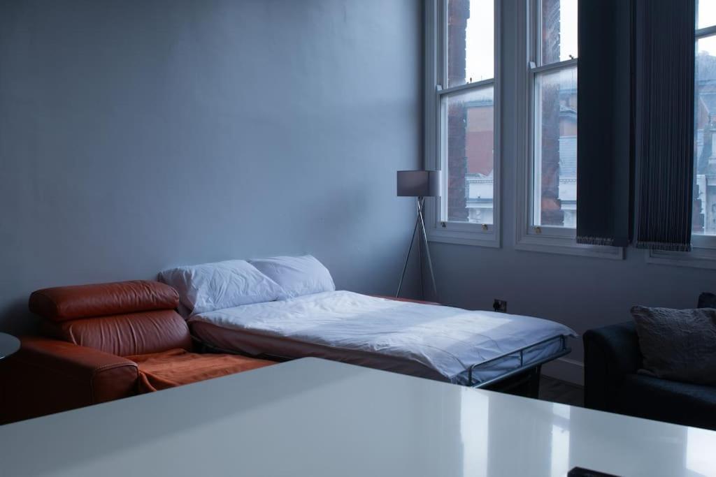 Spacious Apartment In City Centre - Free Parking نوتينغهام المظهر الخارجي الصورة