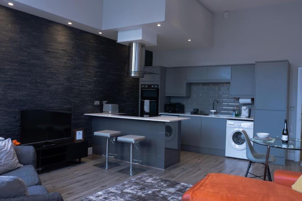 Spacious Apartment In City Centre - Free Parking نوتينغهام المظهر الخارجي الصورة